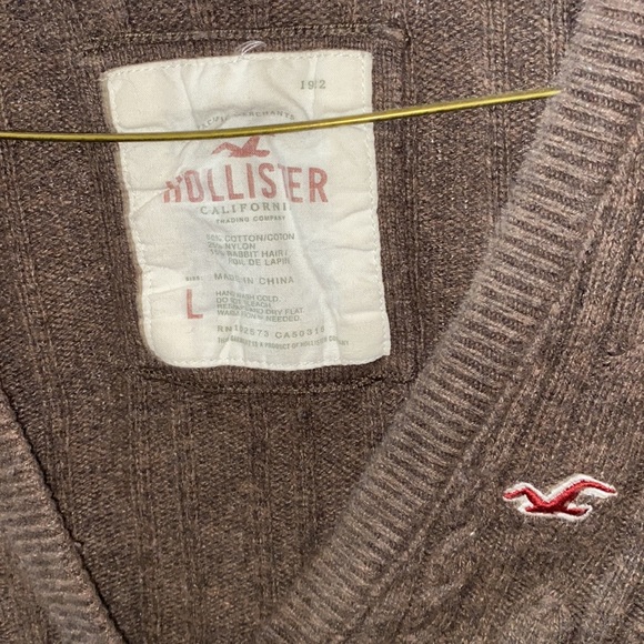 LOT OF 4 HOLLISTER CARDIGAN AMERICAN EAGLE CARDIGAN AND SWEATER CHAROLETTE RUSSE - Picture 12 of 14